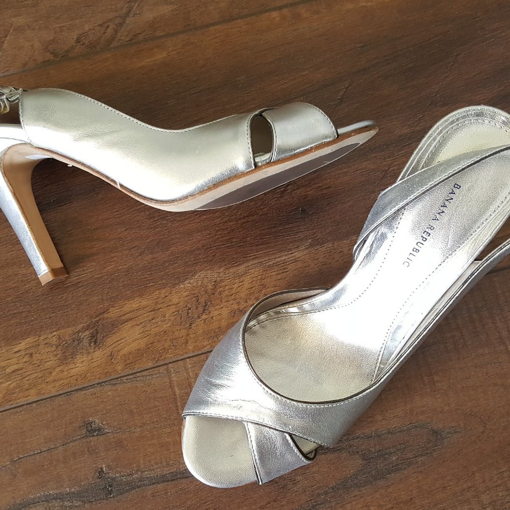 Banana Republic Silver Open Toe Heels Size 7